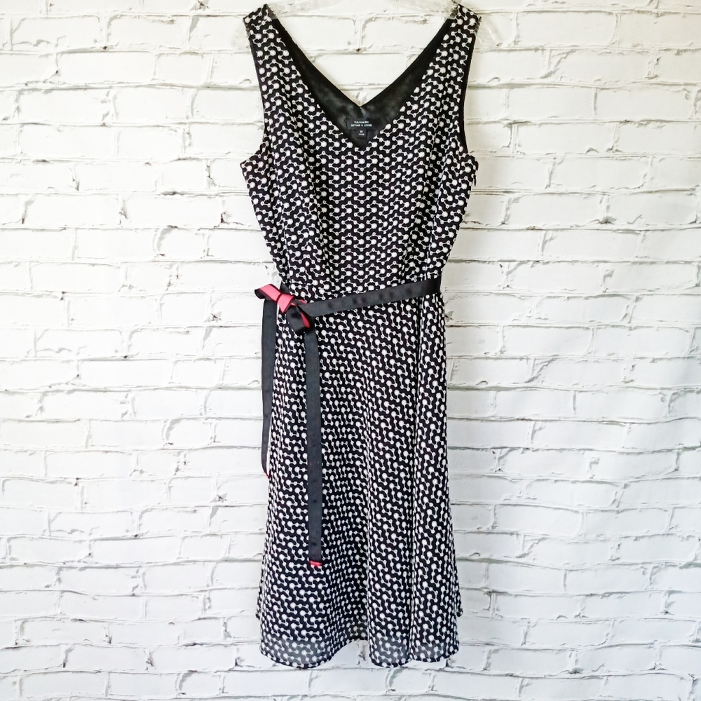 TAHARI Arthur S Levine Sleeveless Dress Size 14